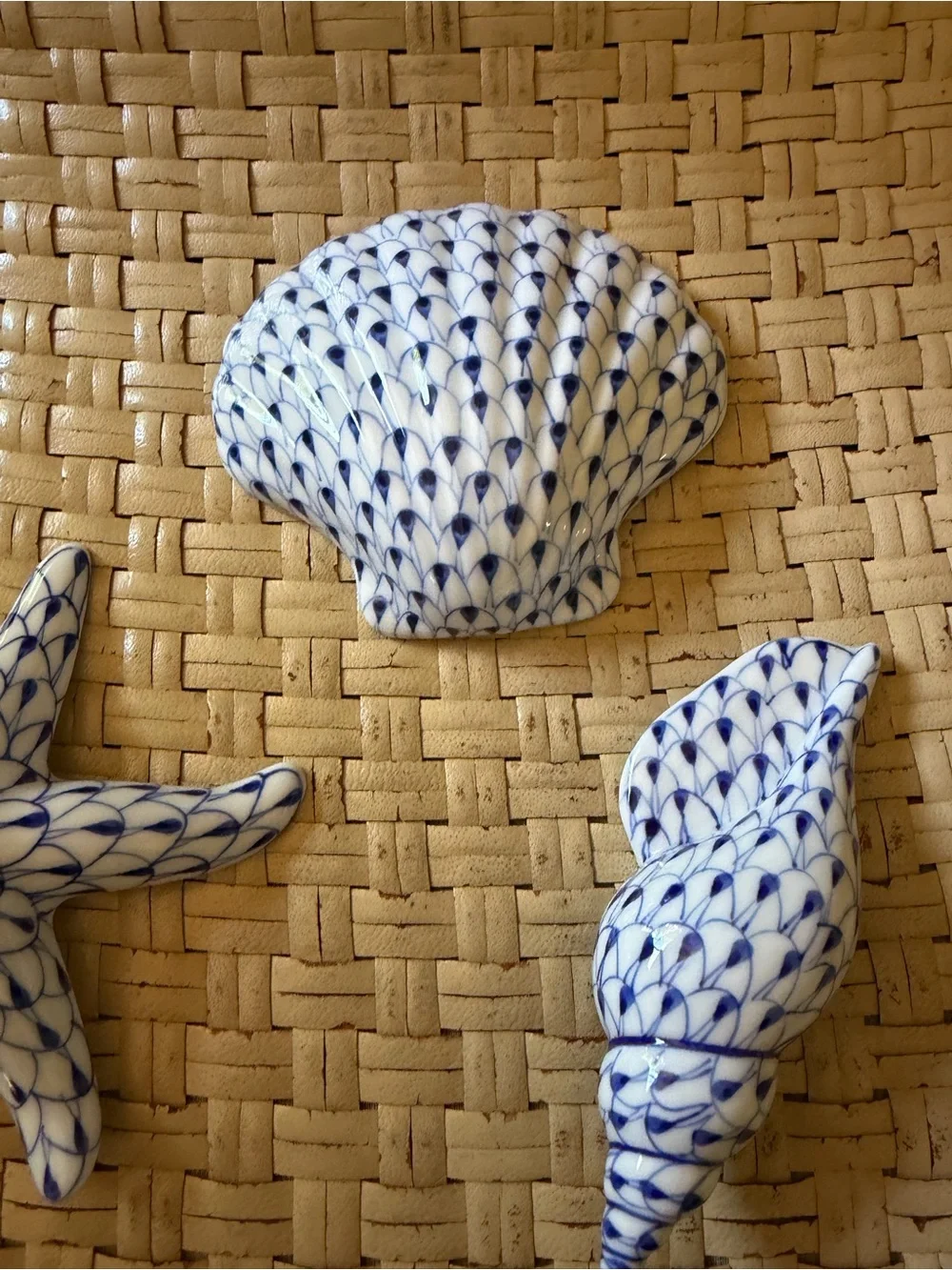 Vintage Nautical porcelain Star Fish Clam Conch Sea Shells (3)  Blue/ White - Picture 2 of 13